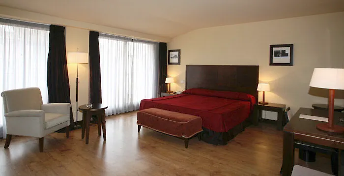 ホテル Gran Ciudad De バルバストロ